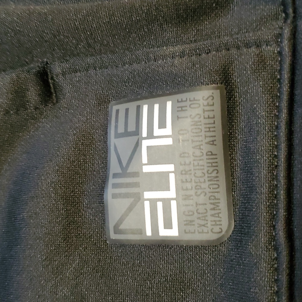 Nike Elite Black Performance Jacket Full Zip Hoodie EUC Never Worn - Picture 2 of 8